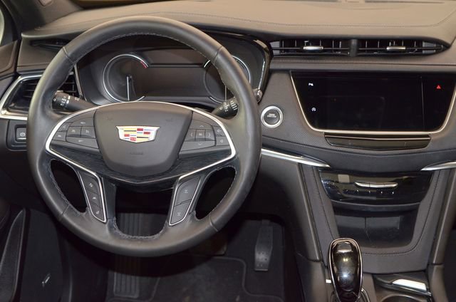 Used 2024 Cadillac XT5 Premium Luxury image 16