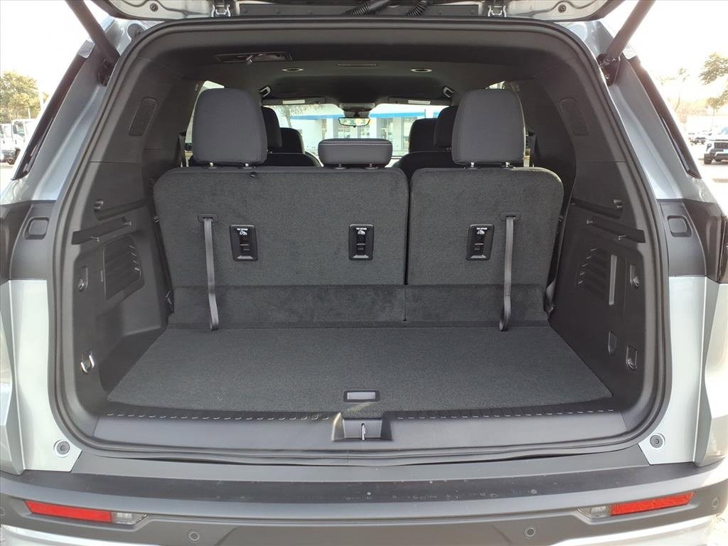 New 2026 Chevrolet Traverse LT image 8