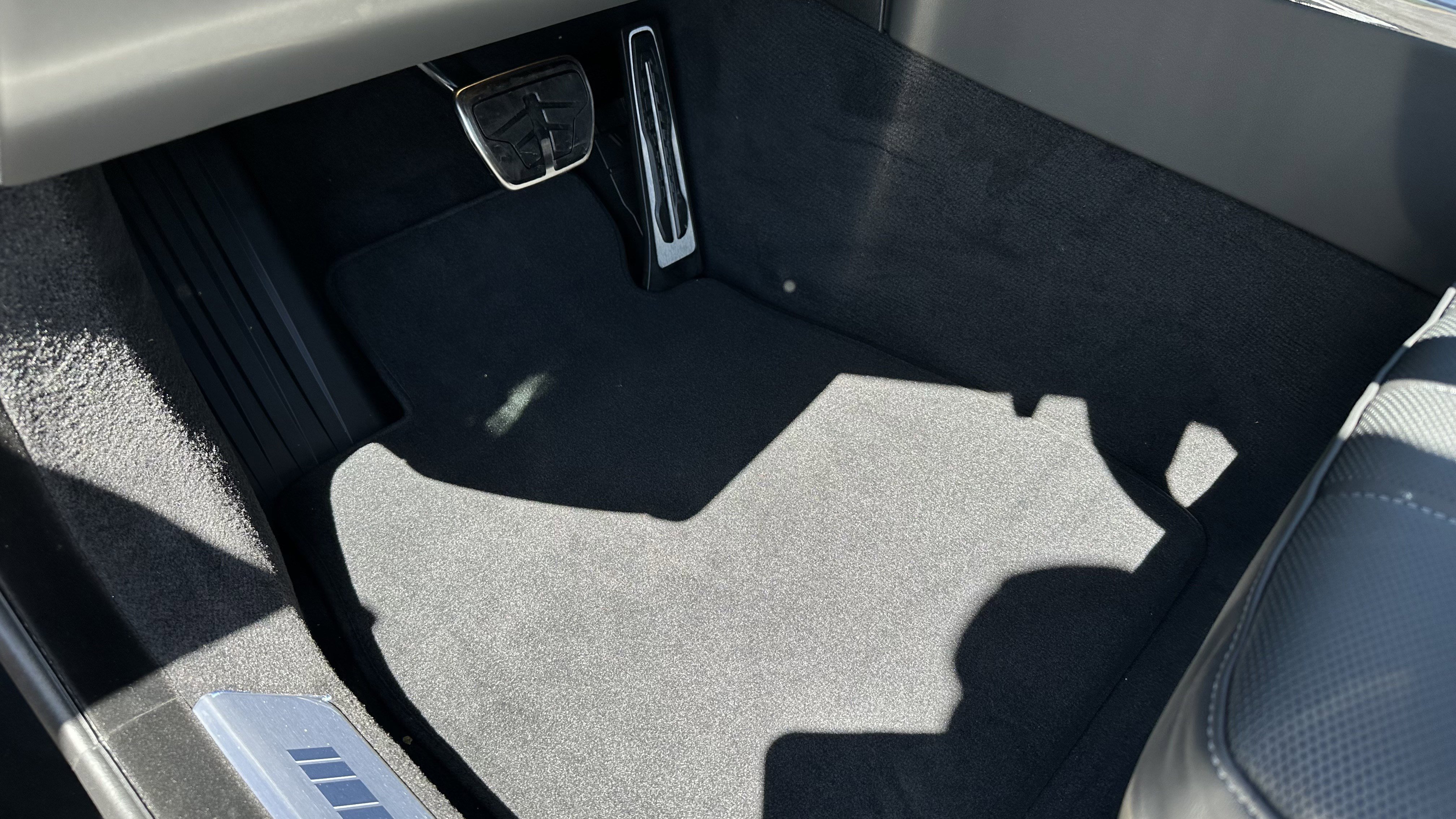 Used 2025 BMW i7 eDrive50 w/ M Sport Package image 16