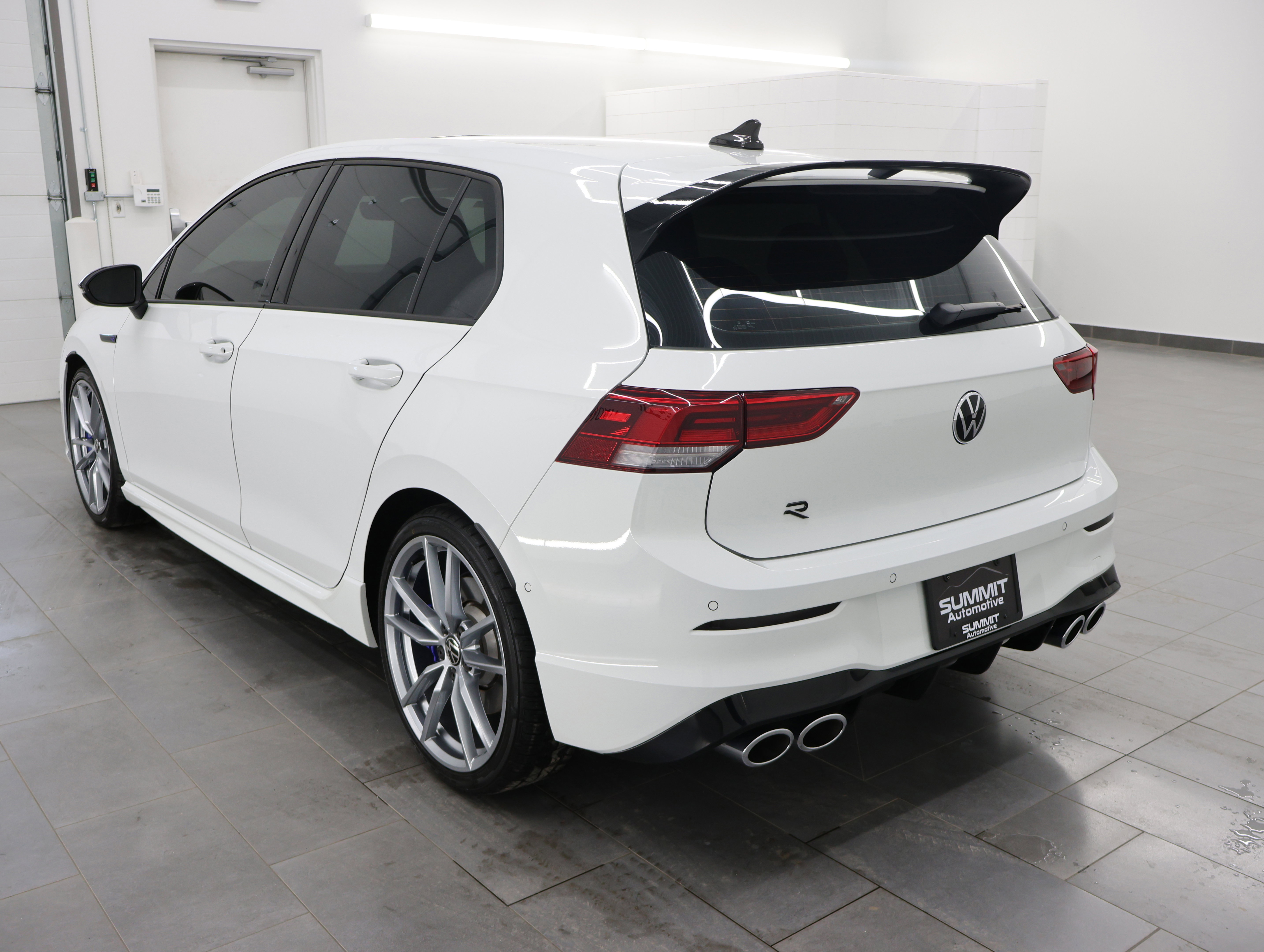 Used 2024 Volkswagen Golf R image 6