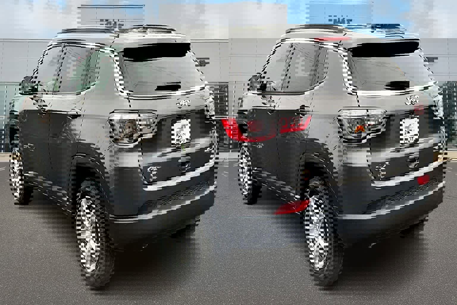 Used 2024 Jeep Compass Latitude image 6