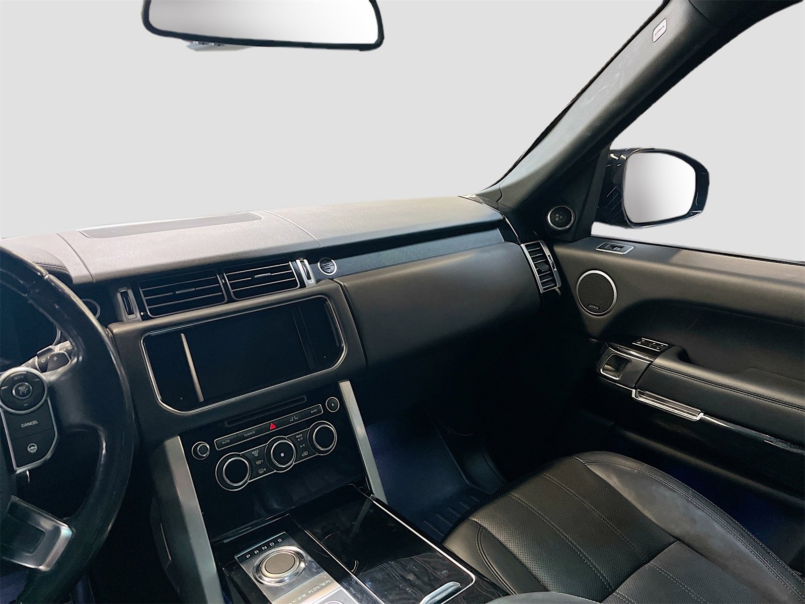 Used 2015 Land Rover Range Rover Supercharged image 25