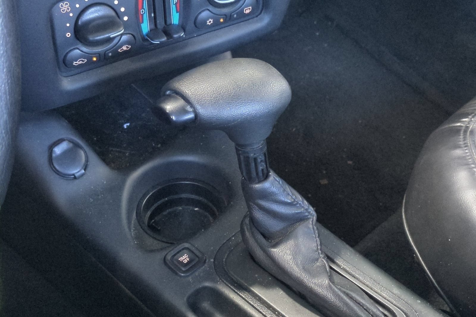 Used 2005 Chevrolet Monte Carlo SS w/ Preferred Equipment Group FWD image 31
