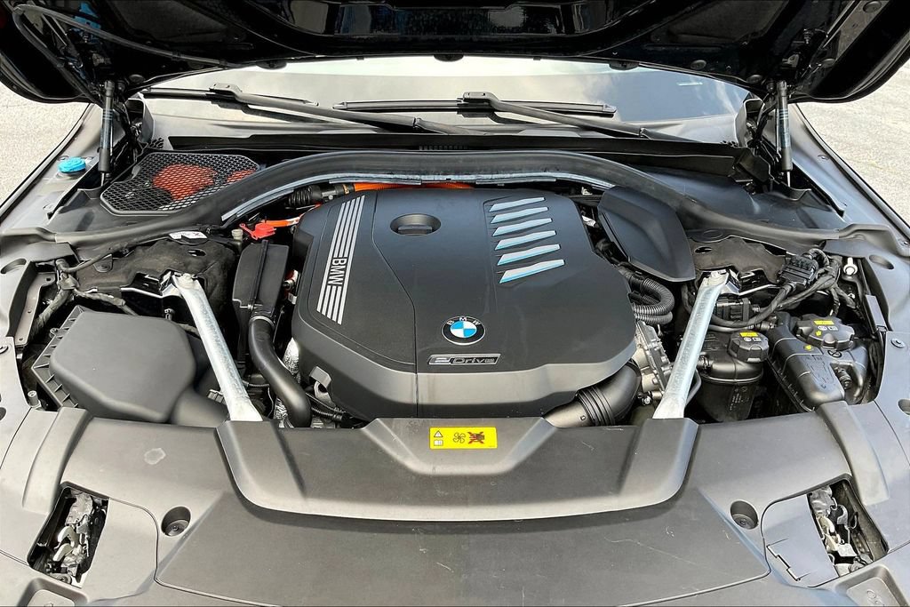 Used 2020 BMW 745e xDrive AWD/4WD image 29