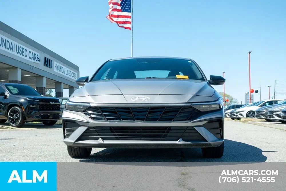 Certified 2025 Hyundai Elantra Sport FWD image 9