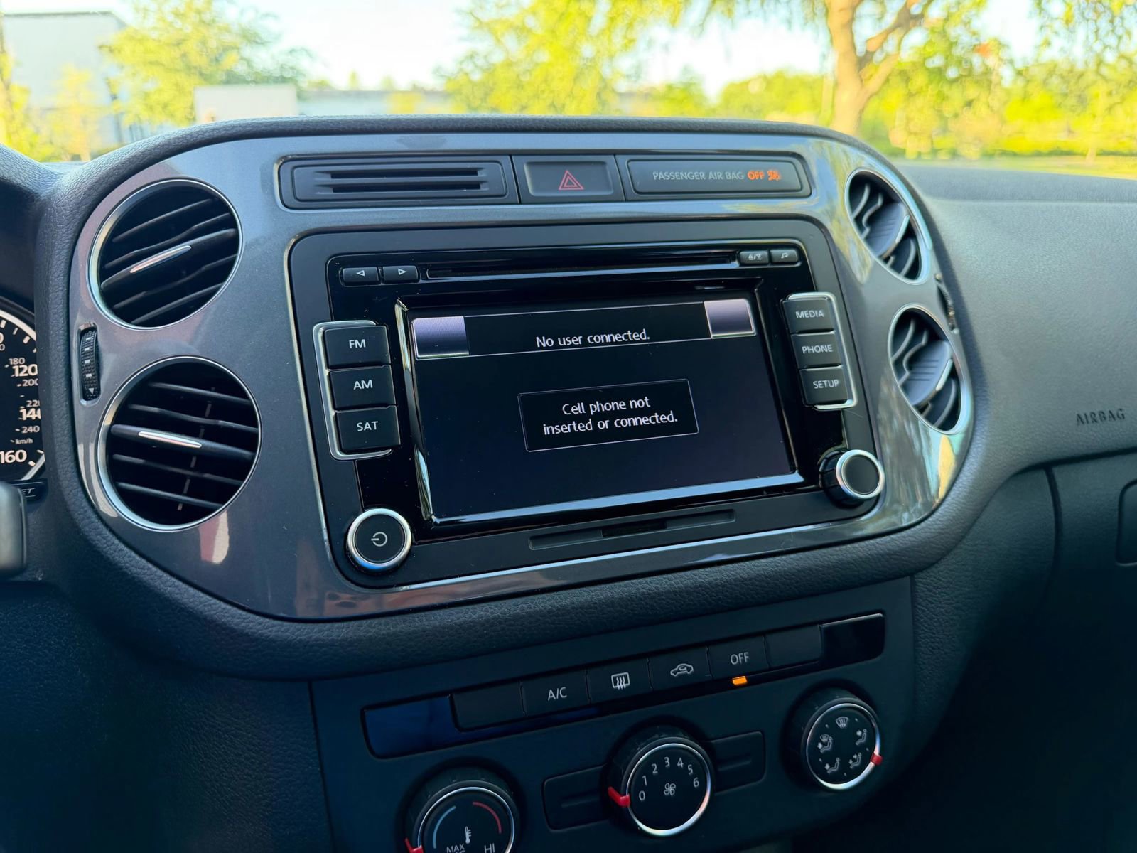 Used 2015 Volkswagen Tiguan S image 34