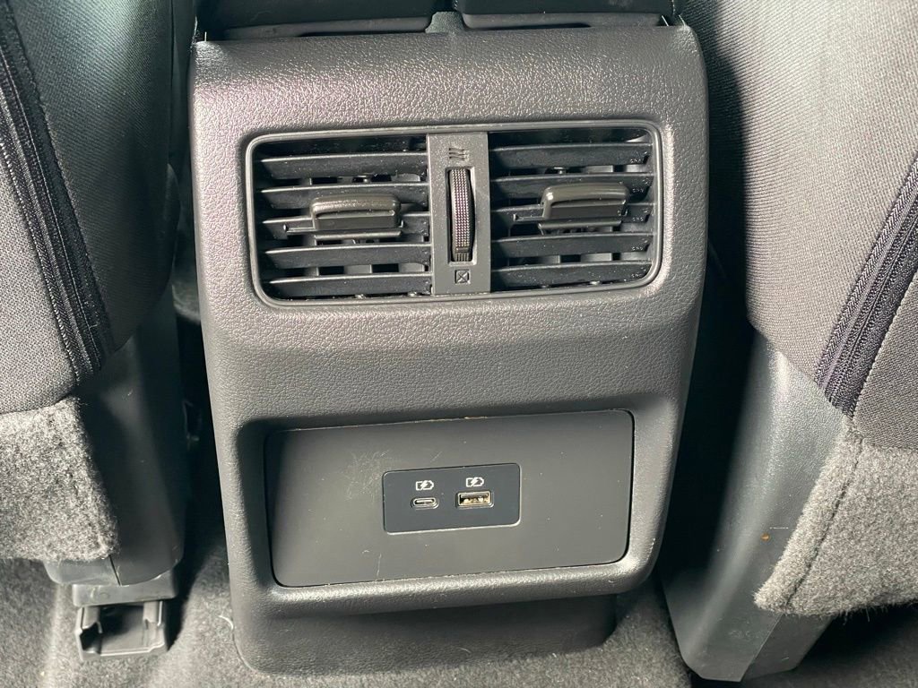 Certified 2023 Nissan Rogue SV image 29