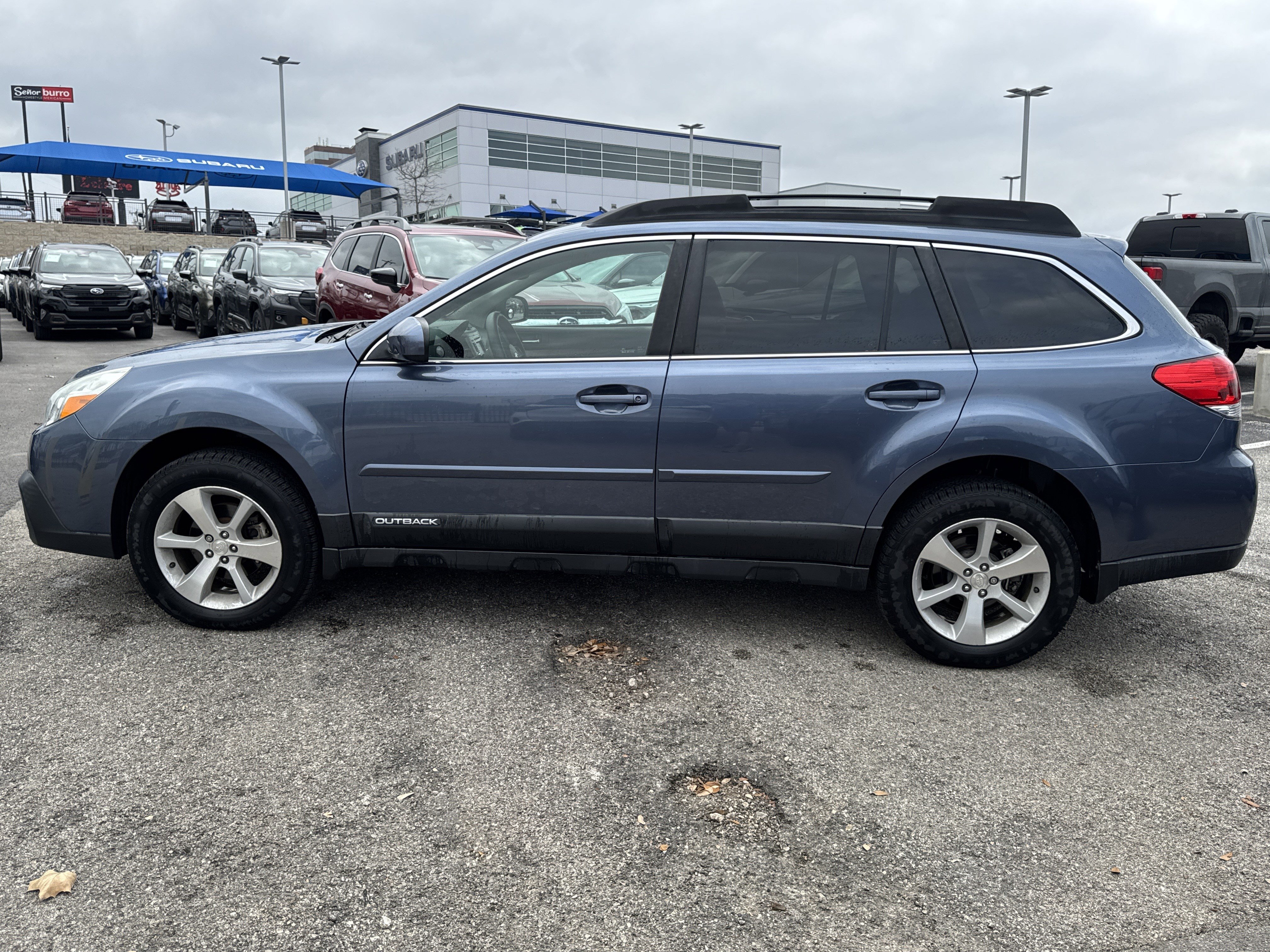 Used 2014 Subaru Outback 2.5i Limited w/ Moonroof Package image 6