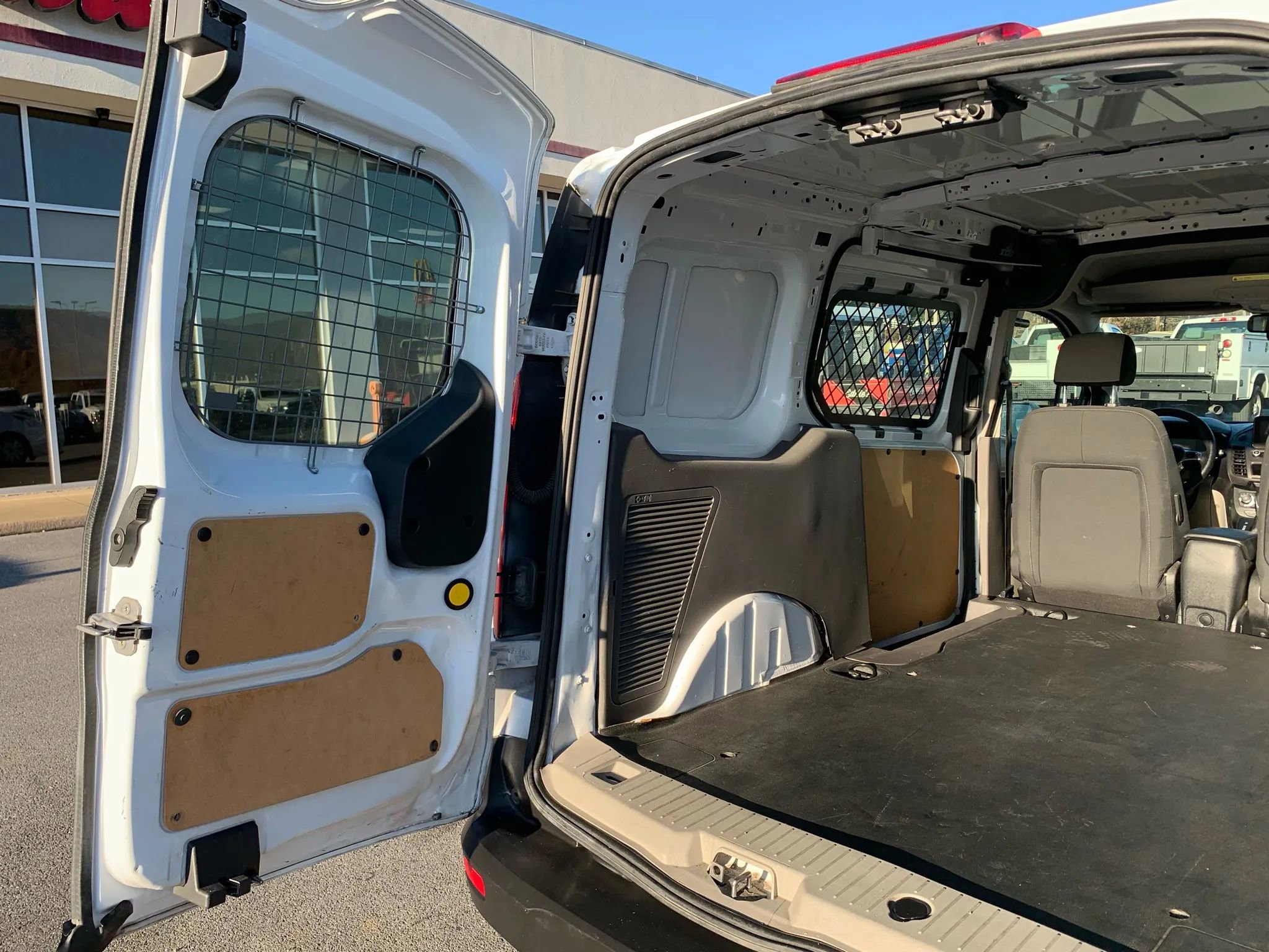 Used 2019 Ford Transit Connect XLT image 29