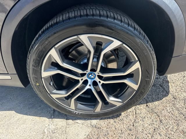 Used 2022 BMW X5 xDrive45e w/ Climate Comfort Package AWD/4WD image 12