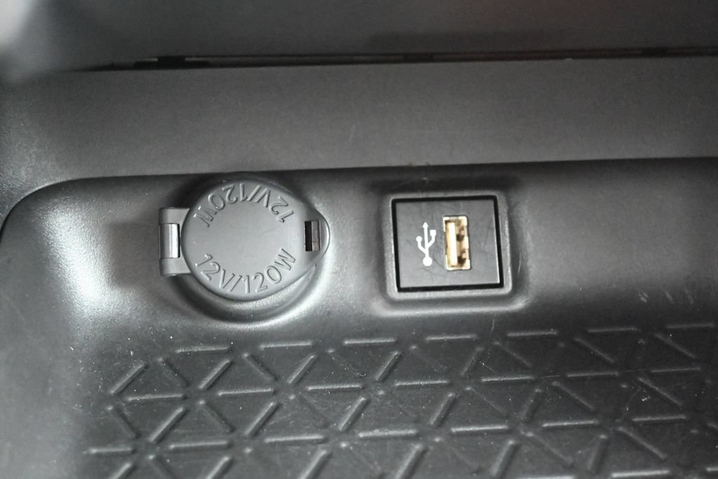 Used 2025 Toyota RAV4 LE AWD/4WD image 23