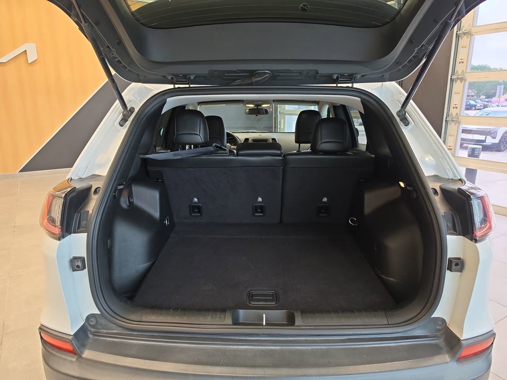 Used 2020 Jeep Cherokee Latitude Plus FWD image 28