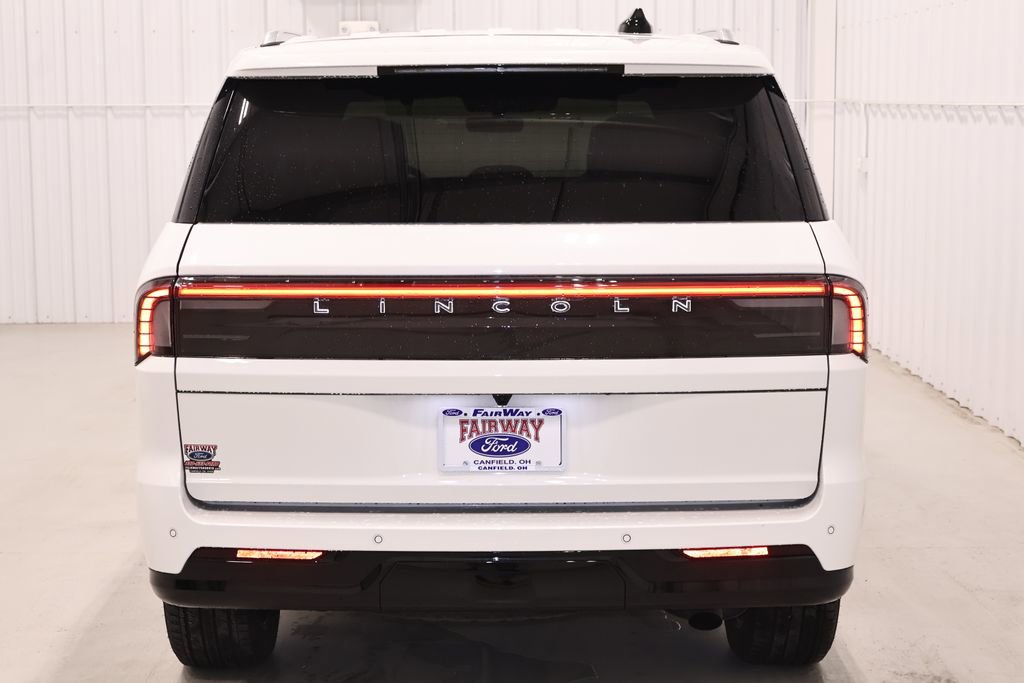 Used 2025 Lincoln Navigator Black Label image 8