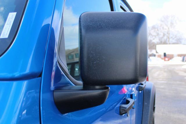 Used 2025 Jeep Wrangler Sport image 7