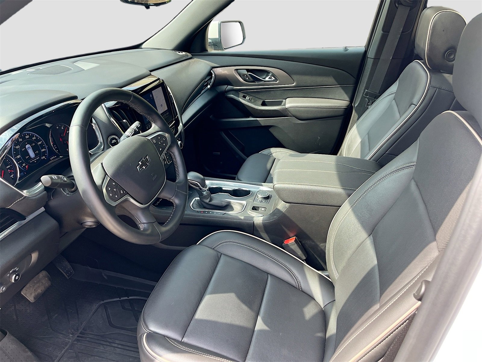Used 2023 Chevrolet Traverse Premier w/ LPO, Floor Liner Package image 22