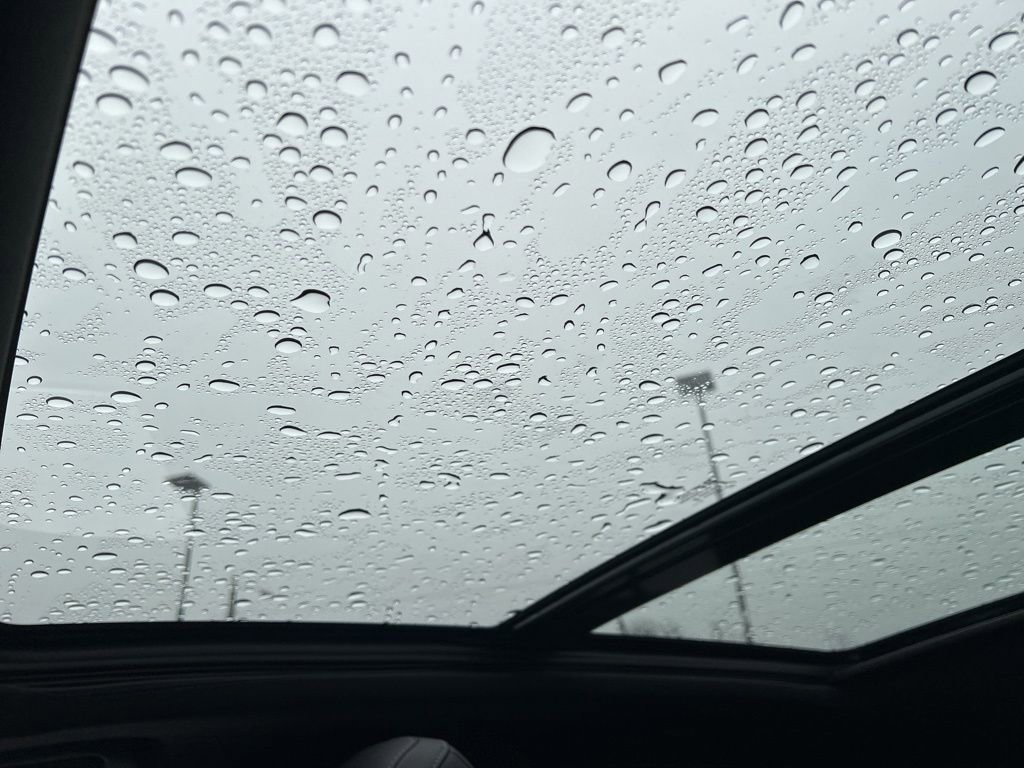 Used 2023 Cadillac XT4 Luxury w/ Cold Weather Package image 32