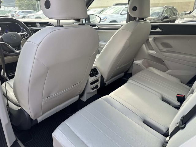 Certified 2024 Volkswagen Tiguan SE R-Line FWD image 9