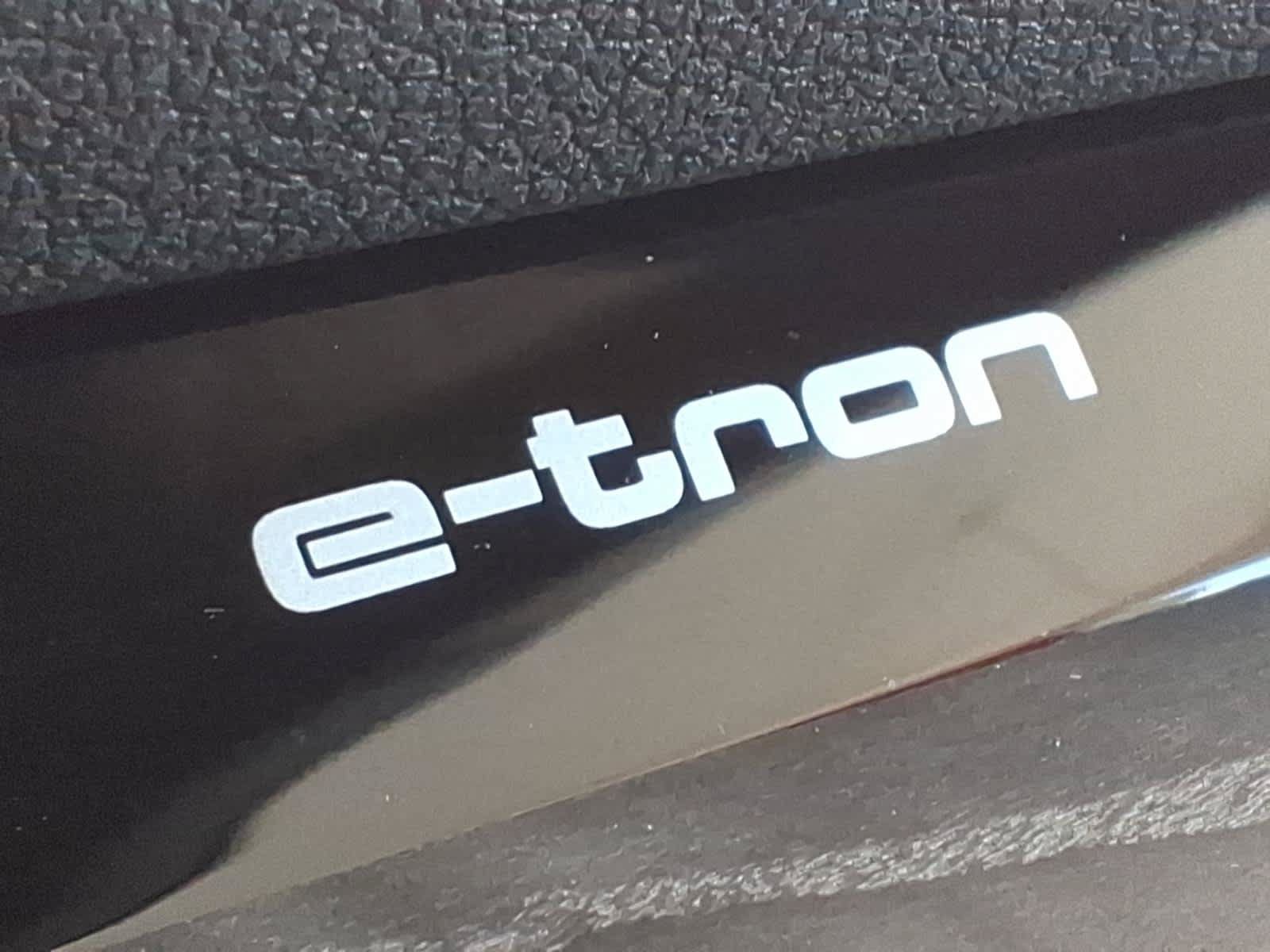 Used 2024 Audi Q8 e-tron Premium AWD/4WD image 28