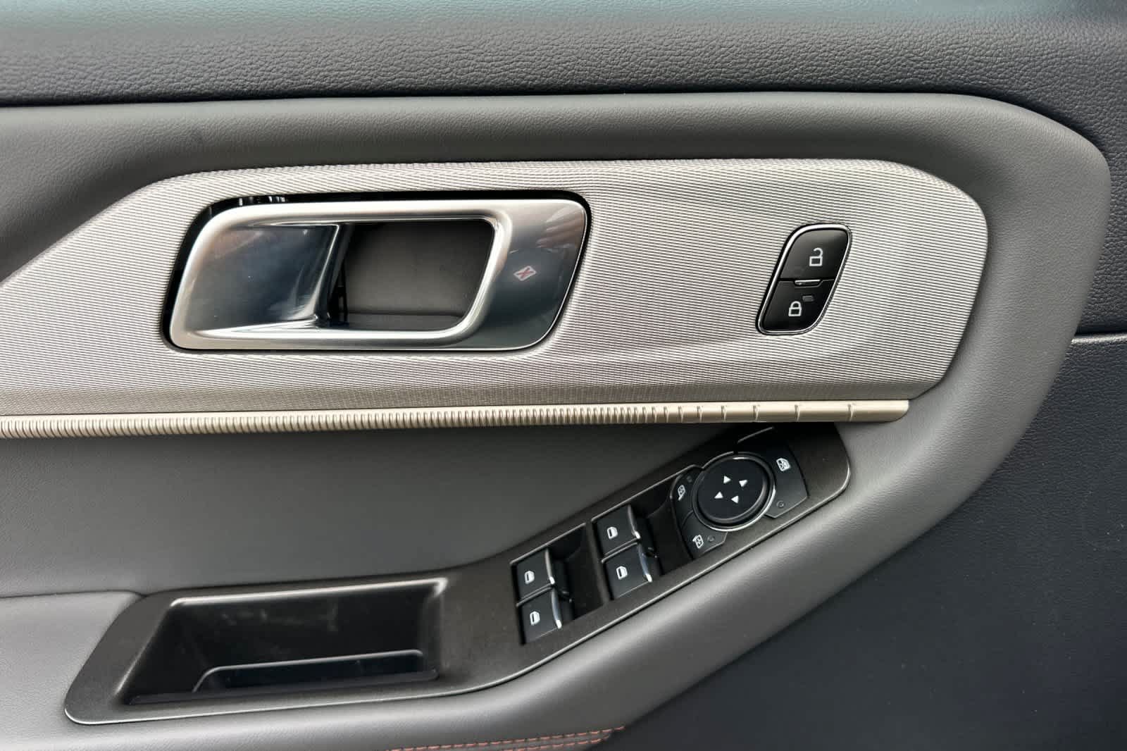 New 2026 Ford Explorer Active w/ Active Comfort Package RWD image 13