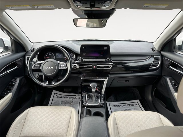 Used 2022 Kia Seltos EX image 10