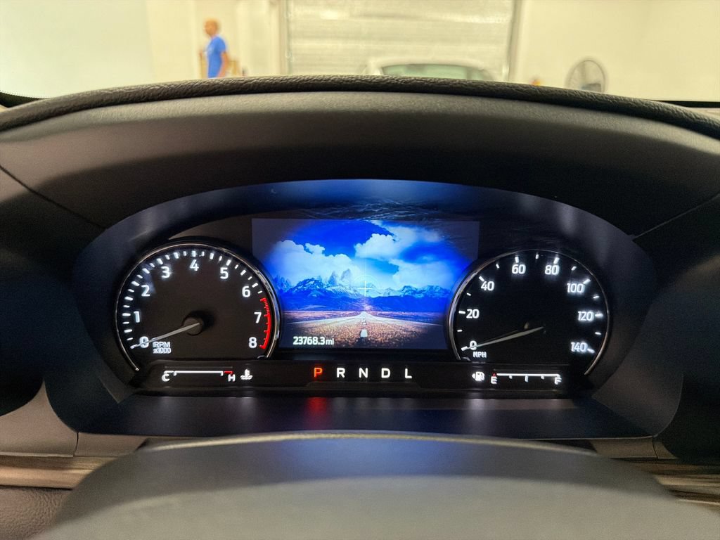 Used 2024 Ford Explorer Limited w/ Limited Technology Package RWD image 15
