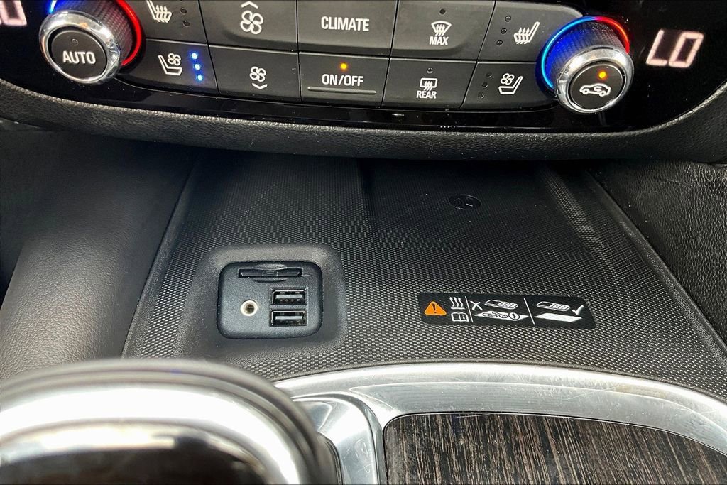 Used 2020 Buick Enclave Avenir w/ Avenir Technology Package AWD/4WD image 17