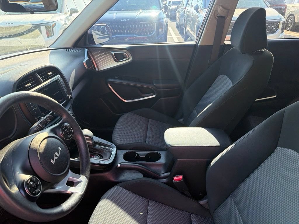 Certified 2022 Kia Soul LX FWD image 10