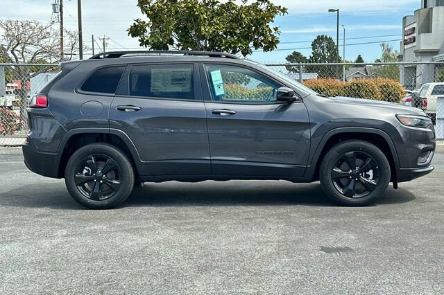 New 2023 Jeep Cherokee Altitude Lux AWD/4WD image 3