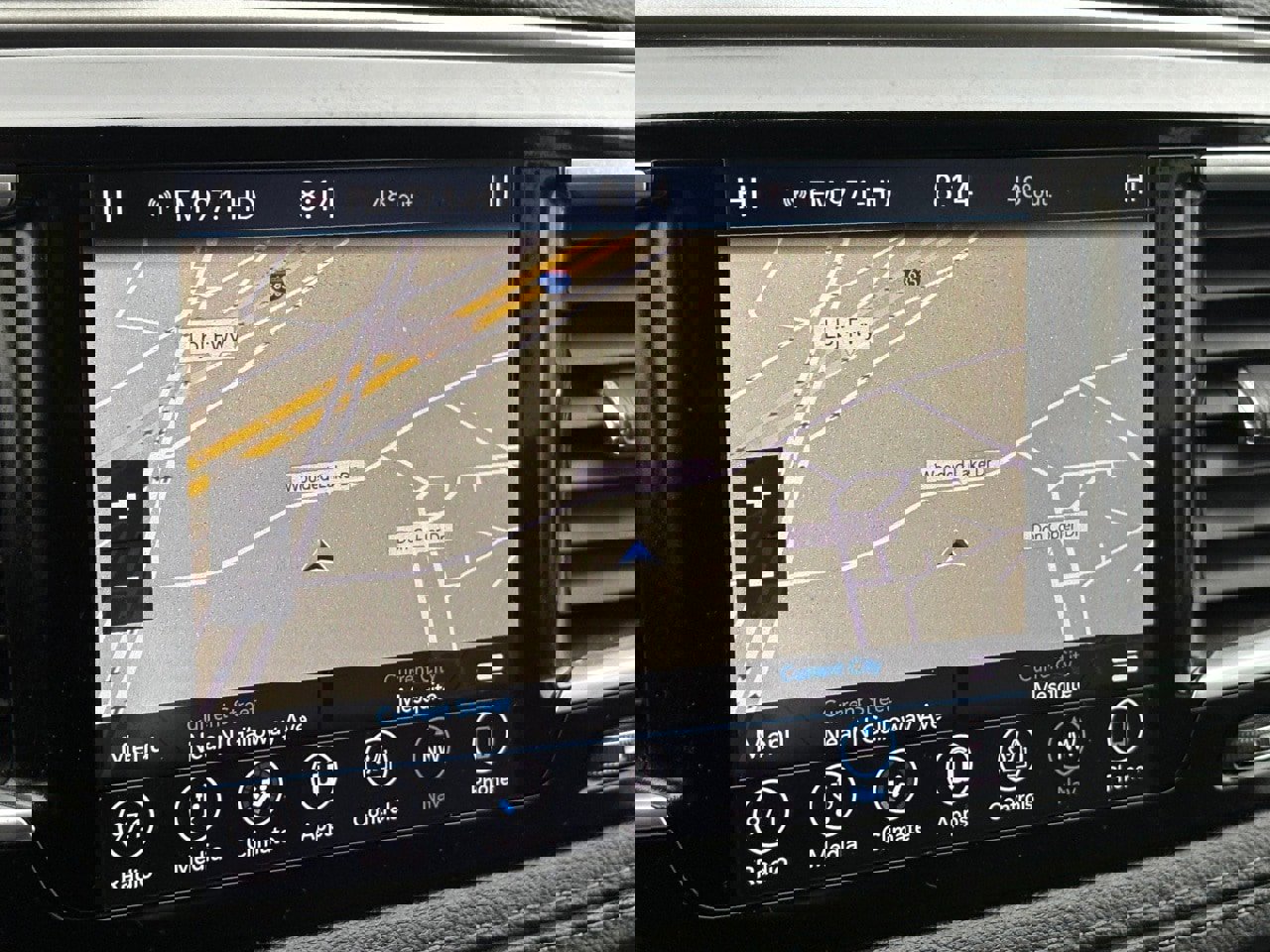 Used 2018 Chrysler Pacifica Limited image 31