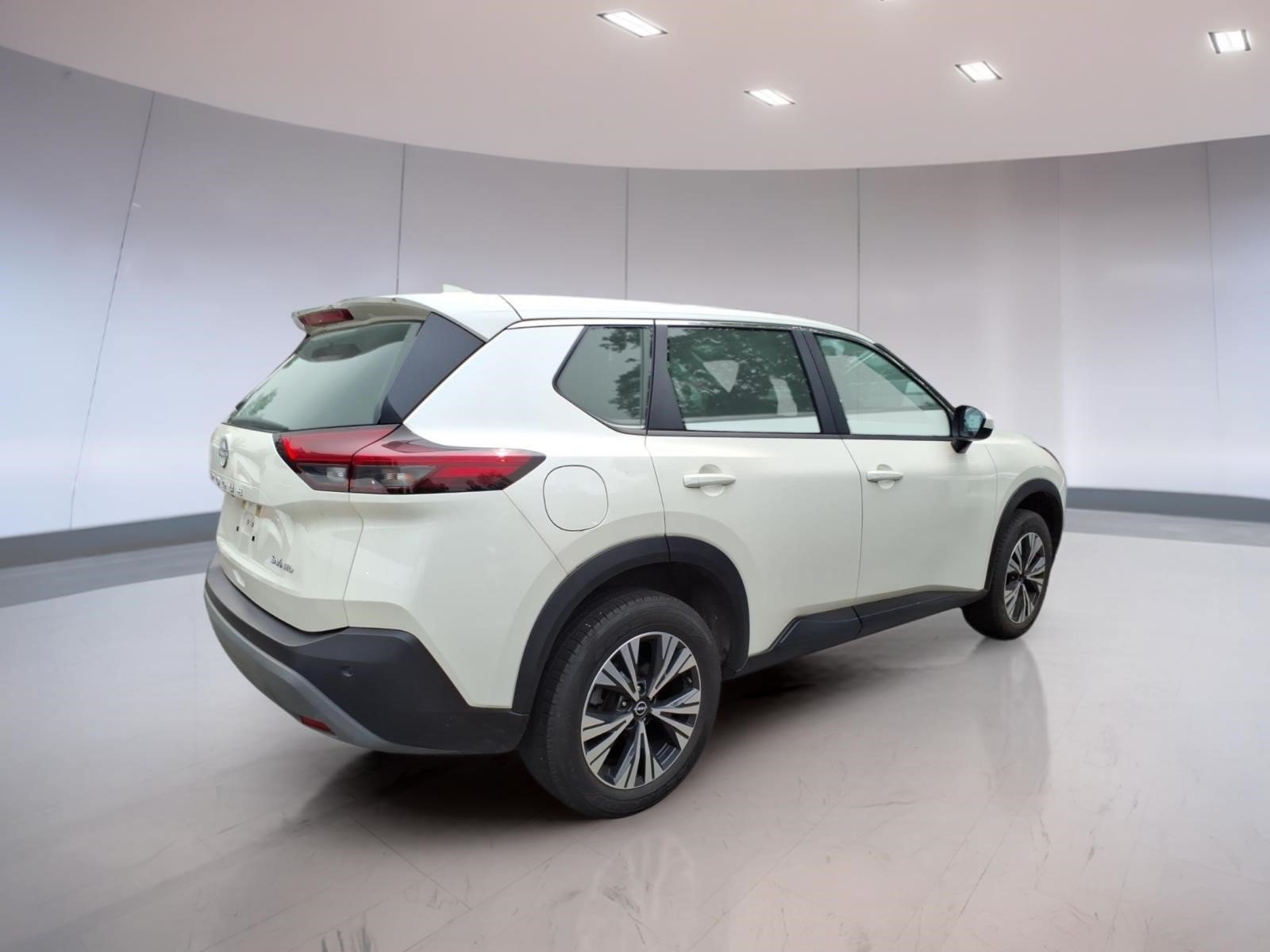 Used 2023 Nissan Rogue SV AWD/4WD image 4