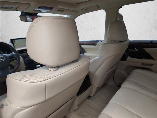 Used 2016 Lexus LX 570 4WD w/ Luxury Package image 18