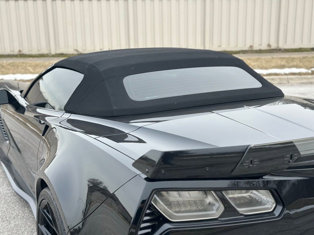 Used 2015 Chevrolet Corvette Z06 w/ 3LZ Preferred Equipment Group image 16