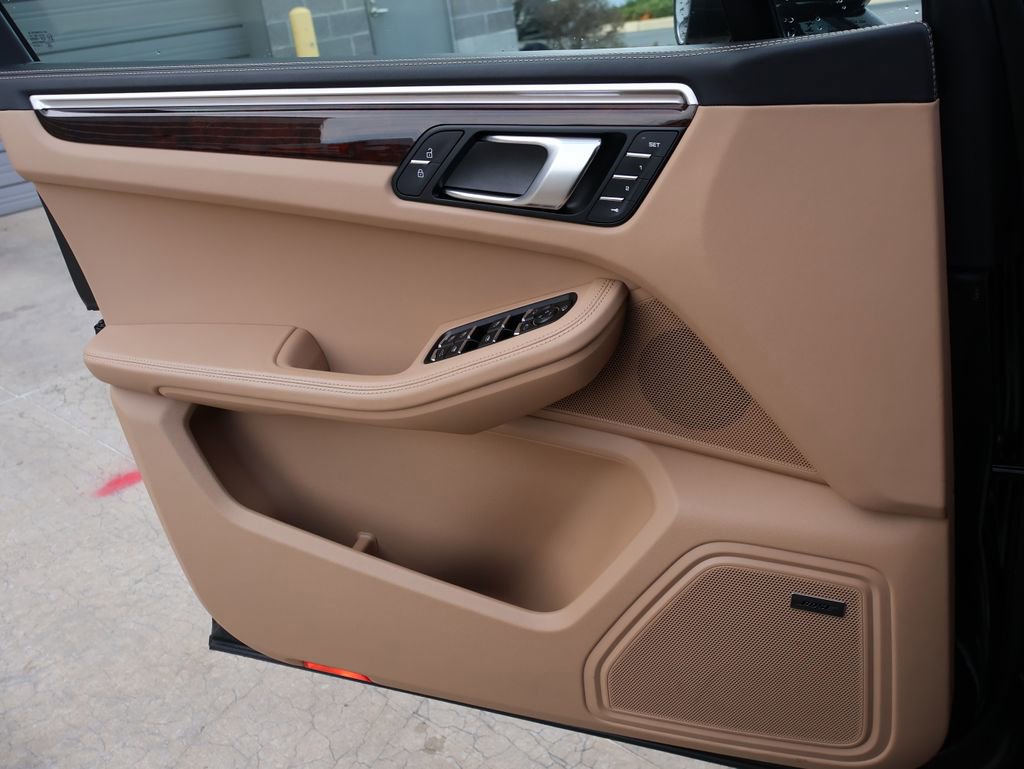 Used 2022 Porsche Macan S image 34