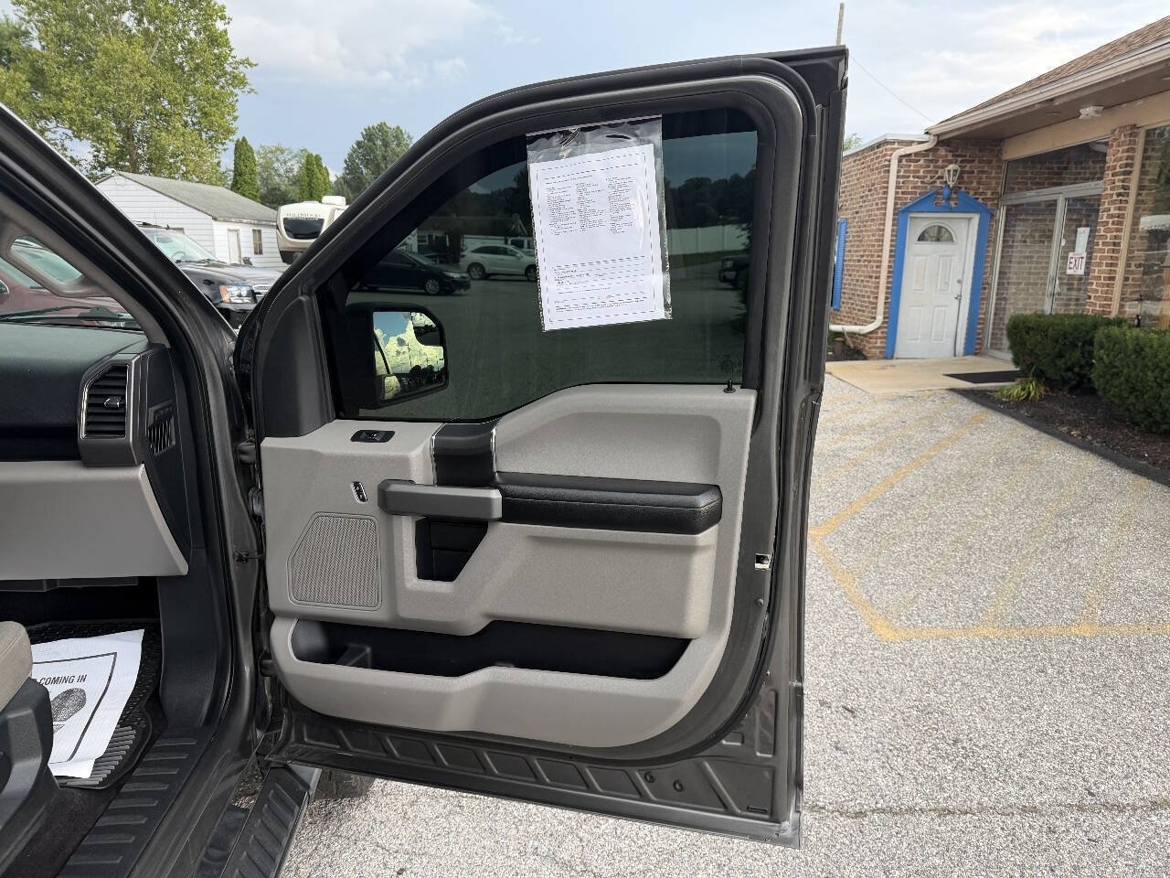 Used 2017 Ford F150 XLT AWD/4WD image 19