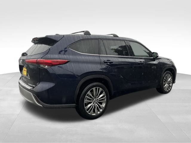 Used 2020 Toyota Highlander Platinum image 9