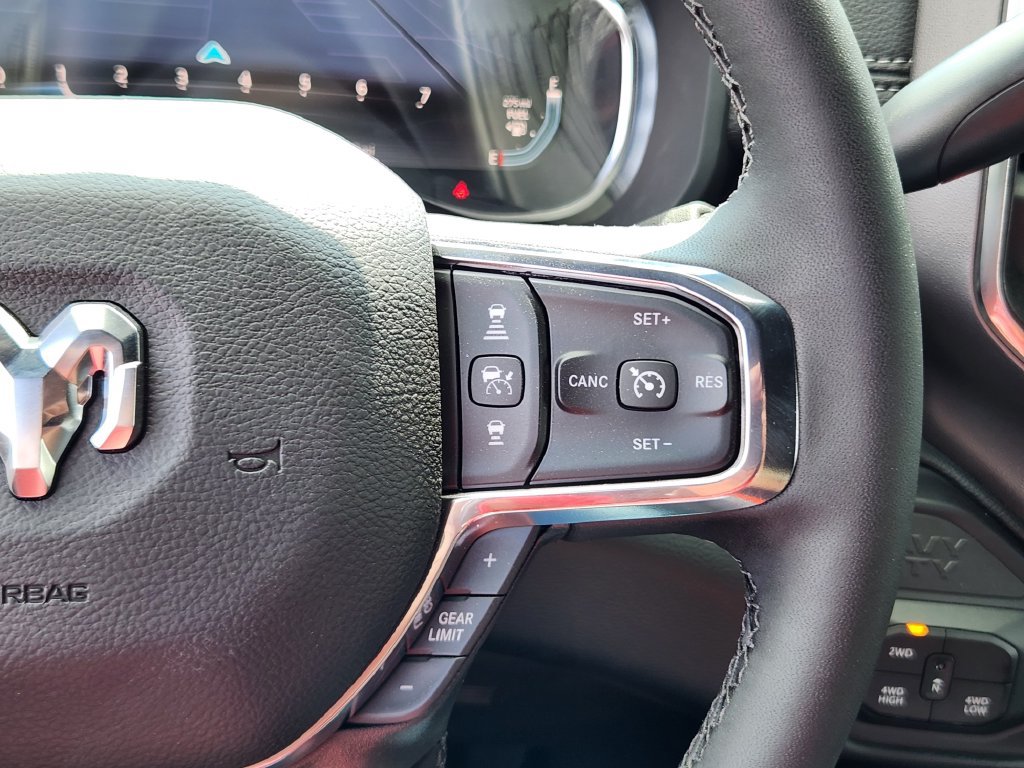 New 2026 RAM 2500 Laramie AWD/4WD image 18
