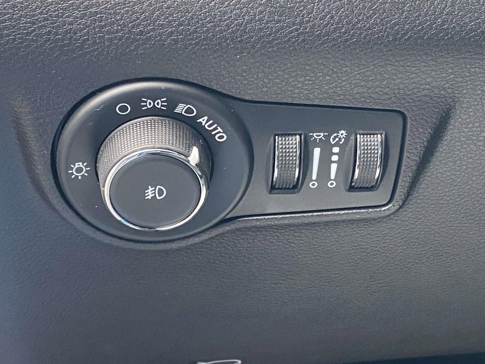 Used 2023 Jeep Compass Latitude w/ Sun and Sound Group image 20