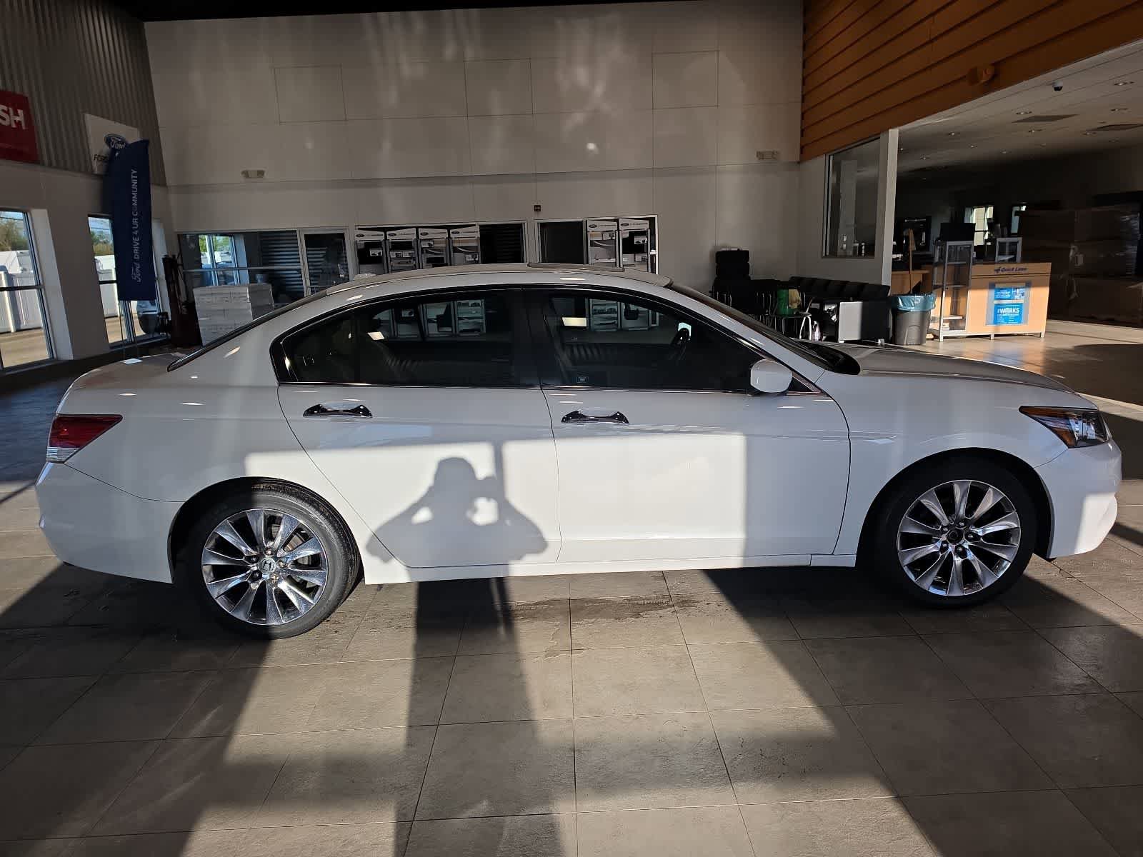Used 2011 Honda Accord EX-L image 6