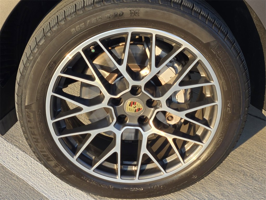 Used 2018 Porsche Macan S image 9