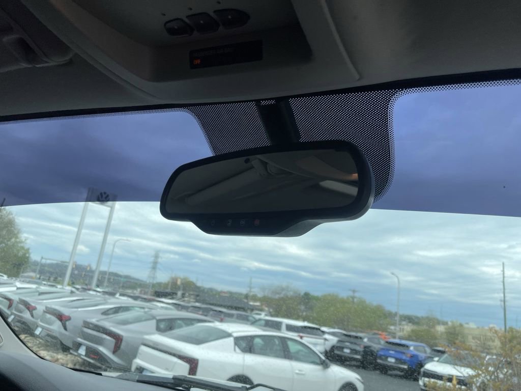 Used 2013 Chevrolet Tahoe LT AWD/4WD image 29