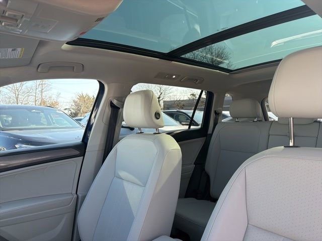Certified 2023 Volkswagen Tiguan SE w/ Panoramic Sunroof Package image 15