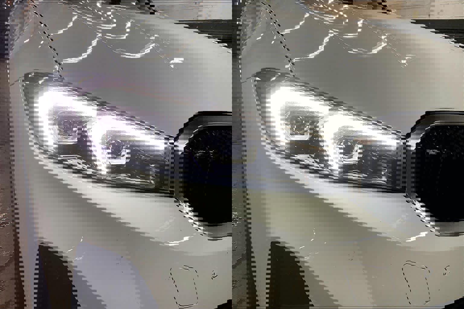 Used 2023 BMW 330i Sedan w/ Premium Package image 30