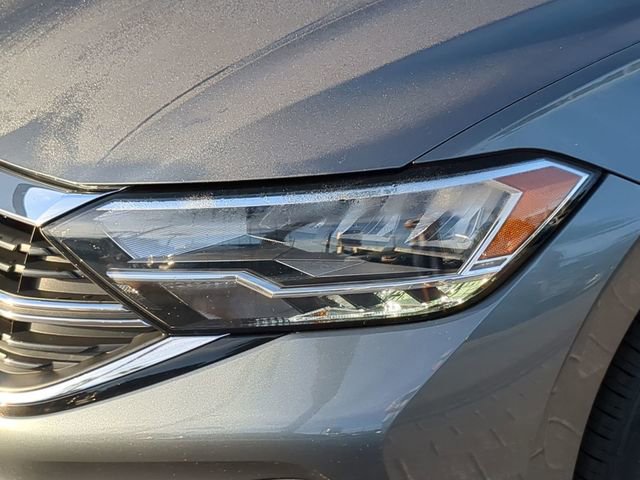 Certified 2023 Volkswagen Jetta SE image 7
