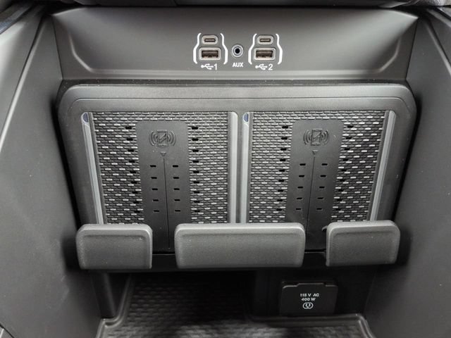 New 2026 RAM 5500 4x4 Crew Cab w/ Laramie Trim Package image 19