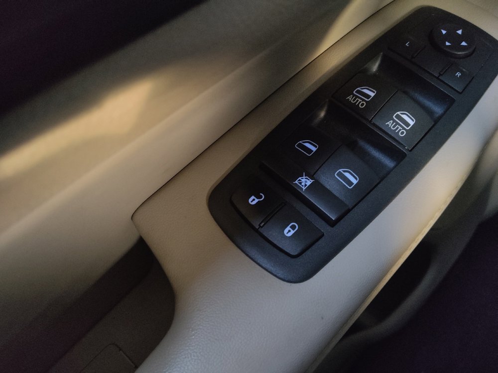 Used 2022 Jeep Grand Cherokee Laredo E AWD/4WD image 27