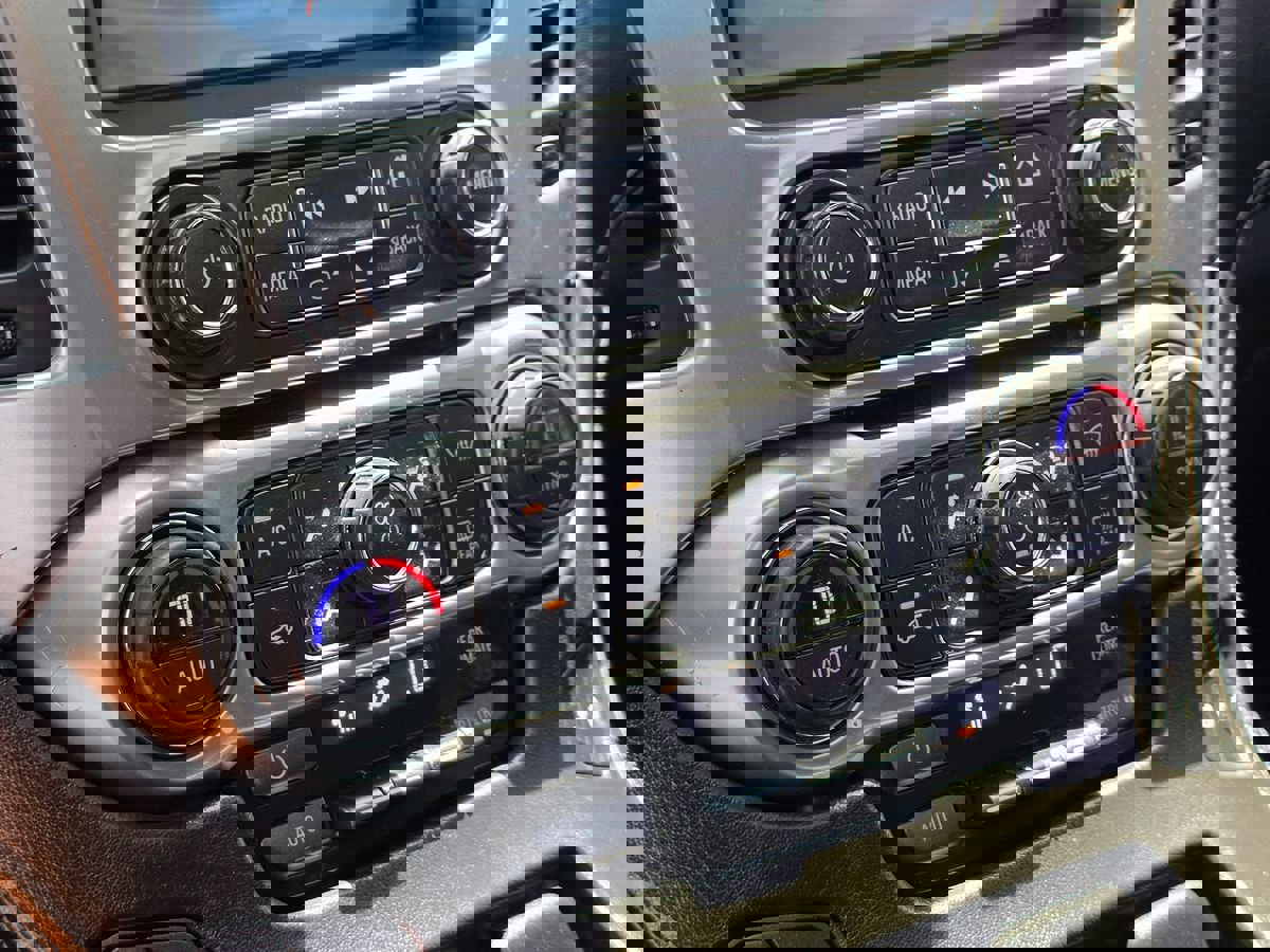 Used 2018 Chevrolet Tahoe LT image 35