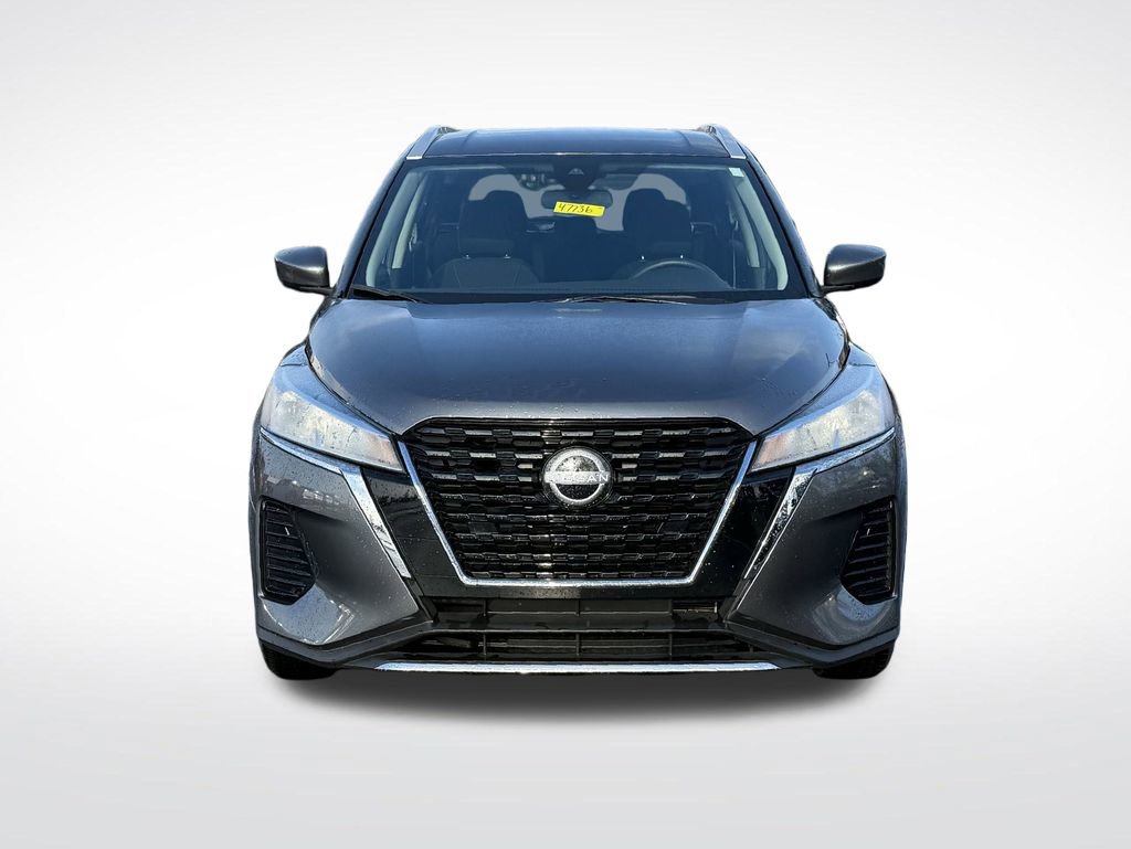 Used 2024 Nissan Kicks SV image 3