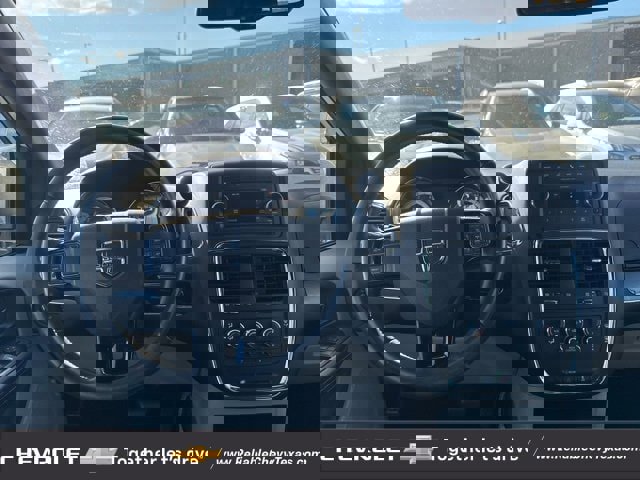 Used 2016 Dodge Grand Caravan SE image 17