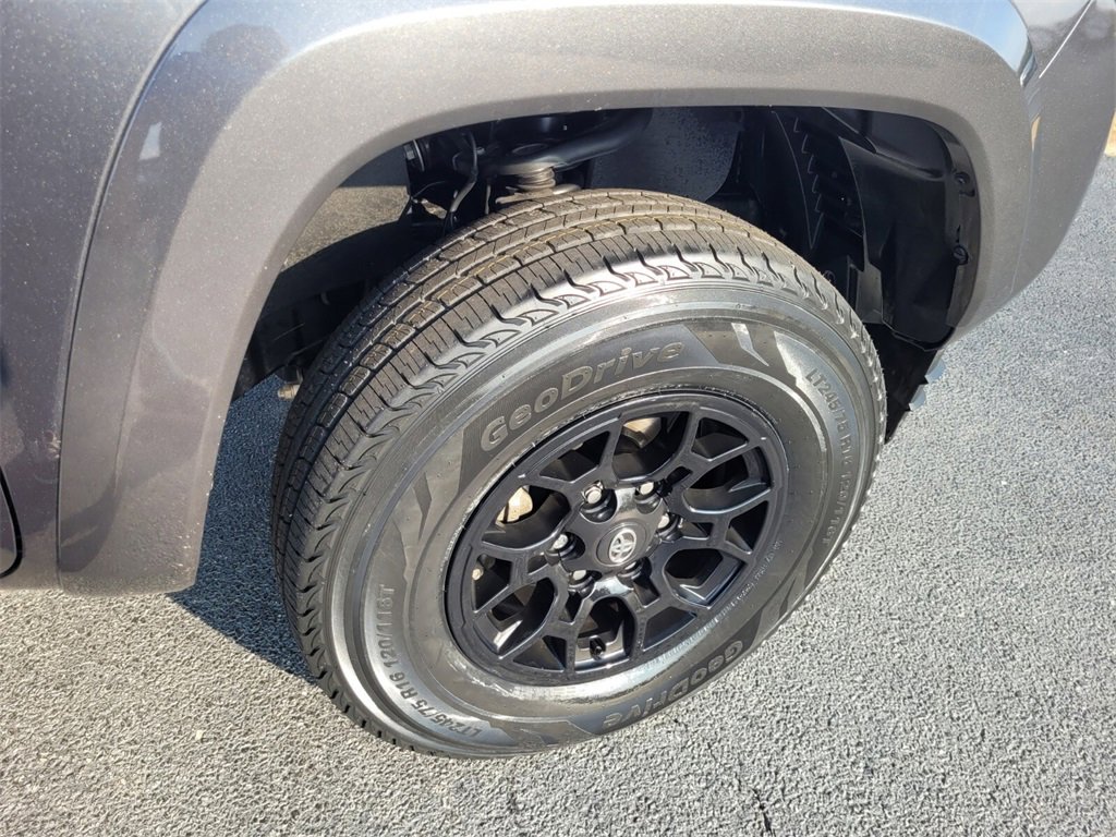 Certified 2022 Toyota Tacoma SR5 image 15