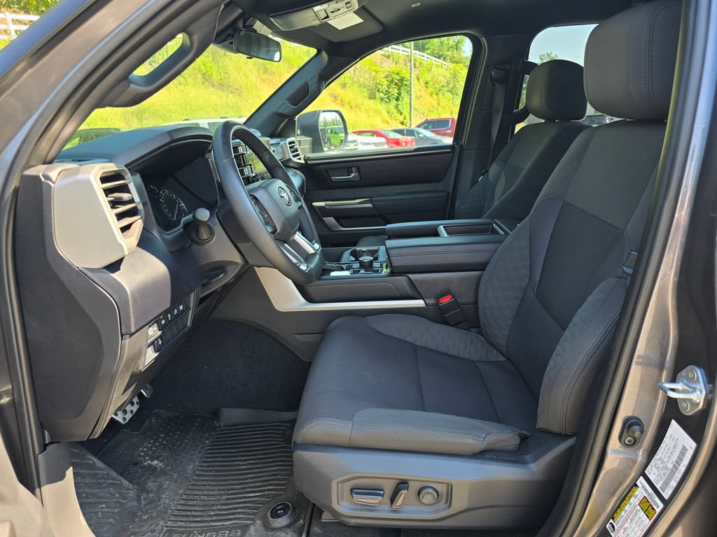 Used 2025 Toyota Tundra SR5 w/ TRD Off-Road Package AWD/4WD image 4